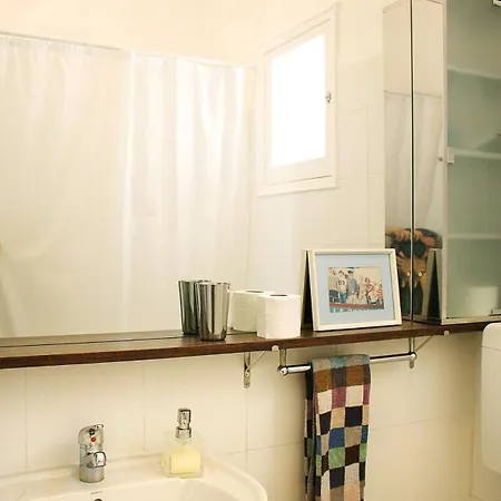 Quiet And Charming Free Private Parking