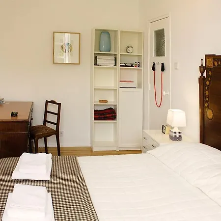 Quiet And Charming Free Private Parking Apartment Lissabon