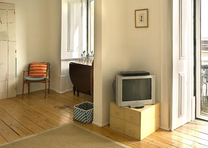 Quiet And Charming Free Private Parking